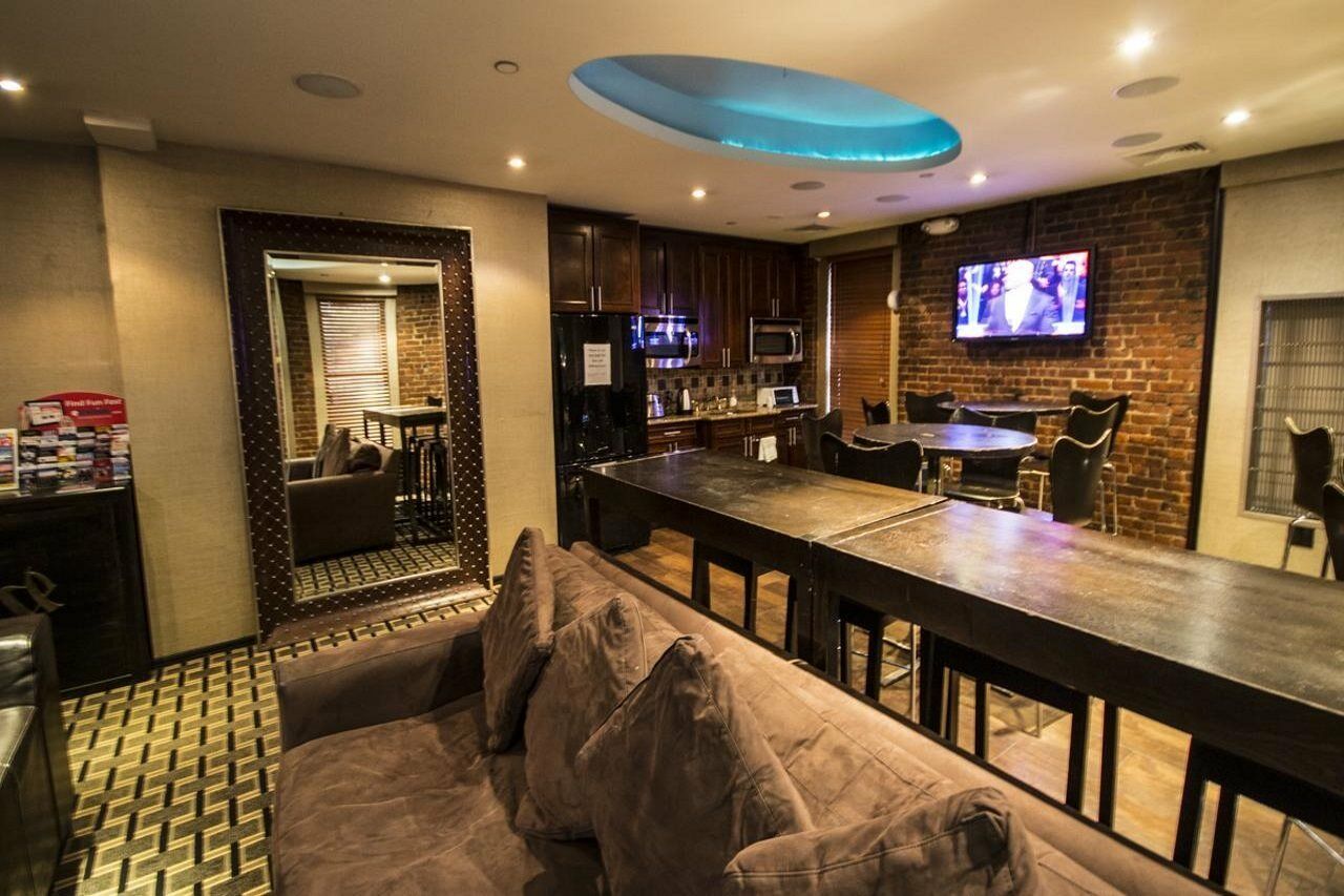 Auberge de jeunesse Broadway & *